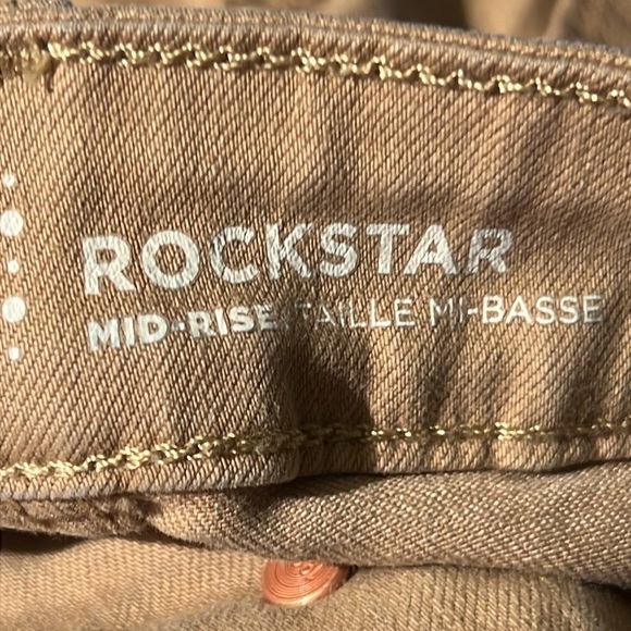 Sale Old Navy Women’s Rockstar Mid-Rise Tan Jeans Size 12 - Picture 8 of 10